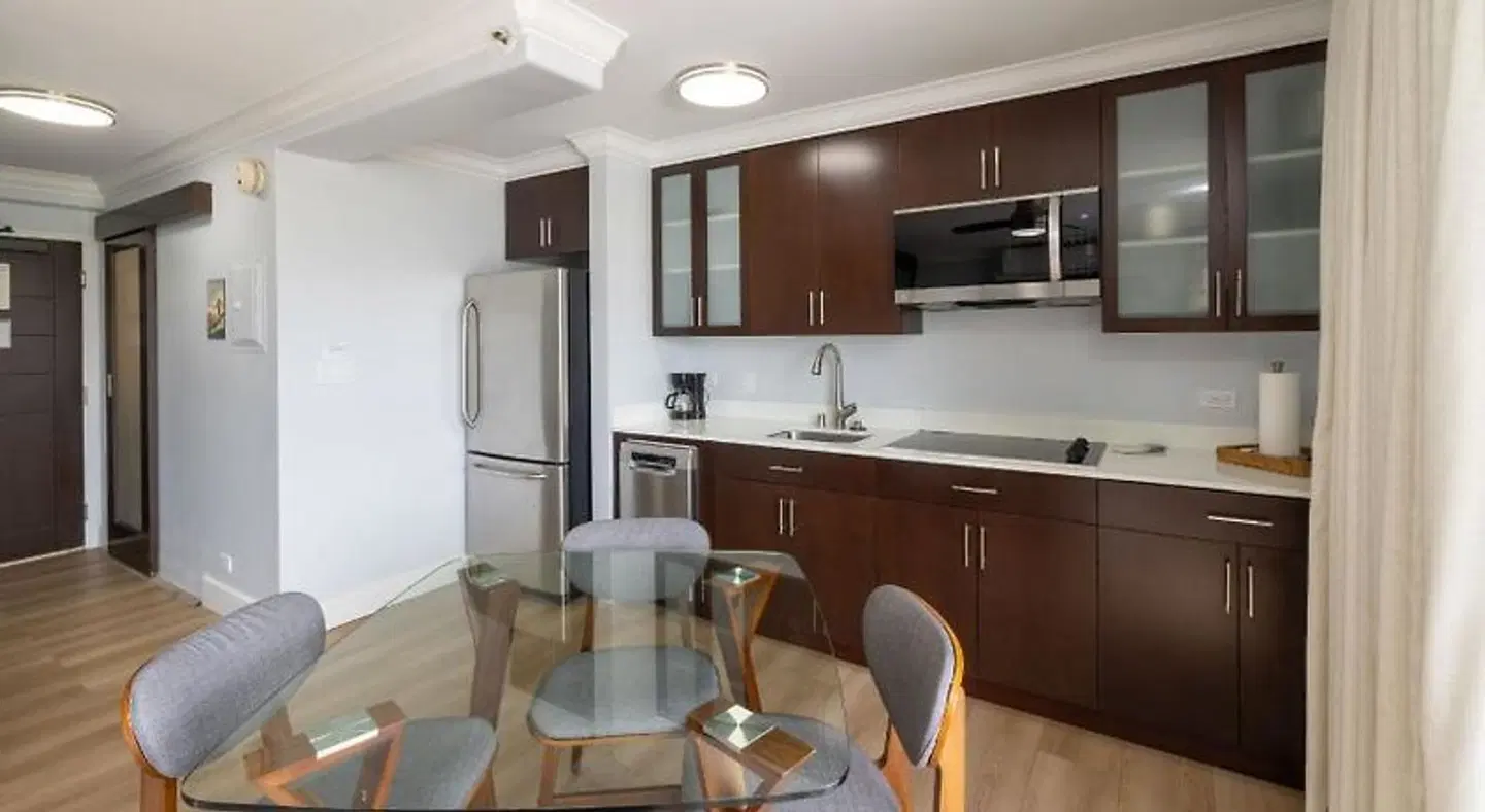 Regency on Beachwalk Waikiki by Outrigger Restaurant