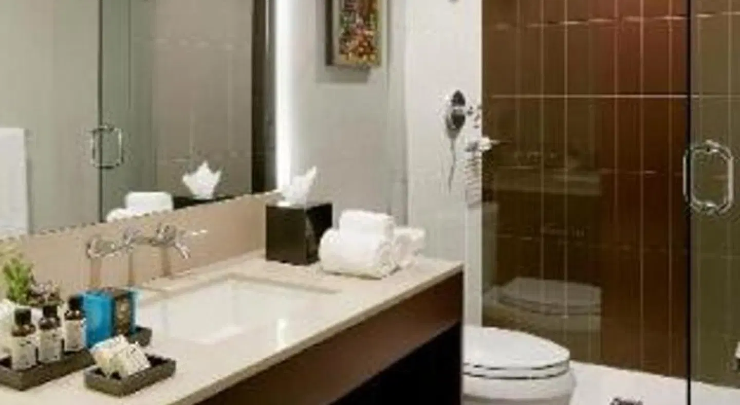 Hotel Lucent Badezimmer