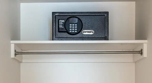 Atrium Inn Vancouver ROOM_EXAMPLE