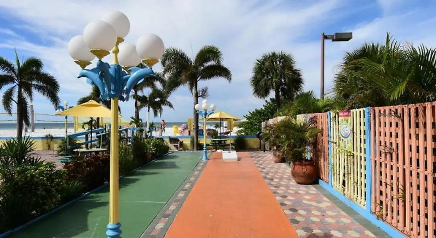 Plaza Beach Hotel - Beachfront Resort SPORTS_AND_LEISURE