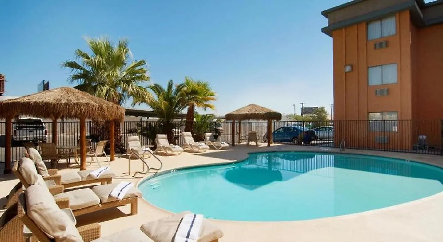 Best Western McCarran Inn OUTDOOR_POOL