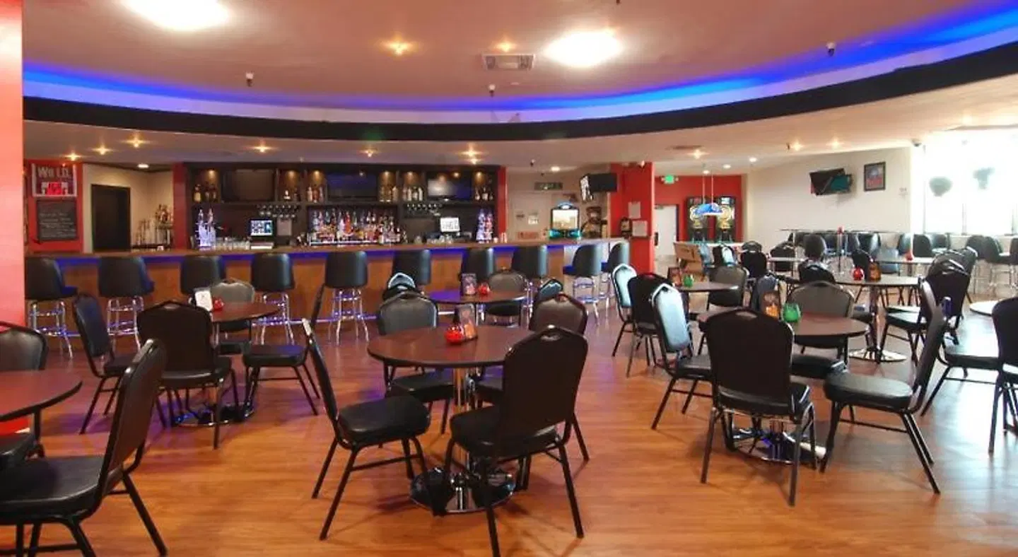 Best Western Canoga Park Motor Inn Bar