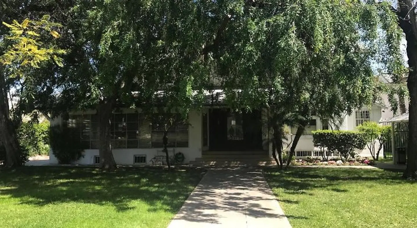 Orange Drive Hostel Garten