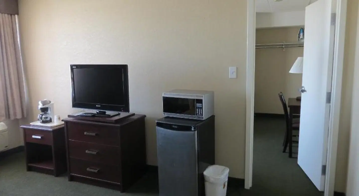 Super 8 by Wyndham Mississauga ROOM_EXAMPLE