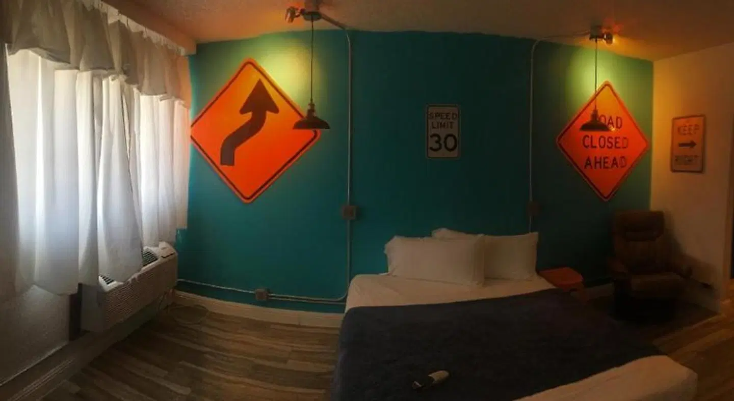Desert Hills Motel ROOM_EXAMPLE