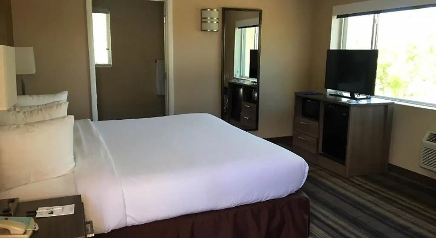 Boulder University Inn ROOM_EXAMPLE