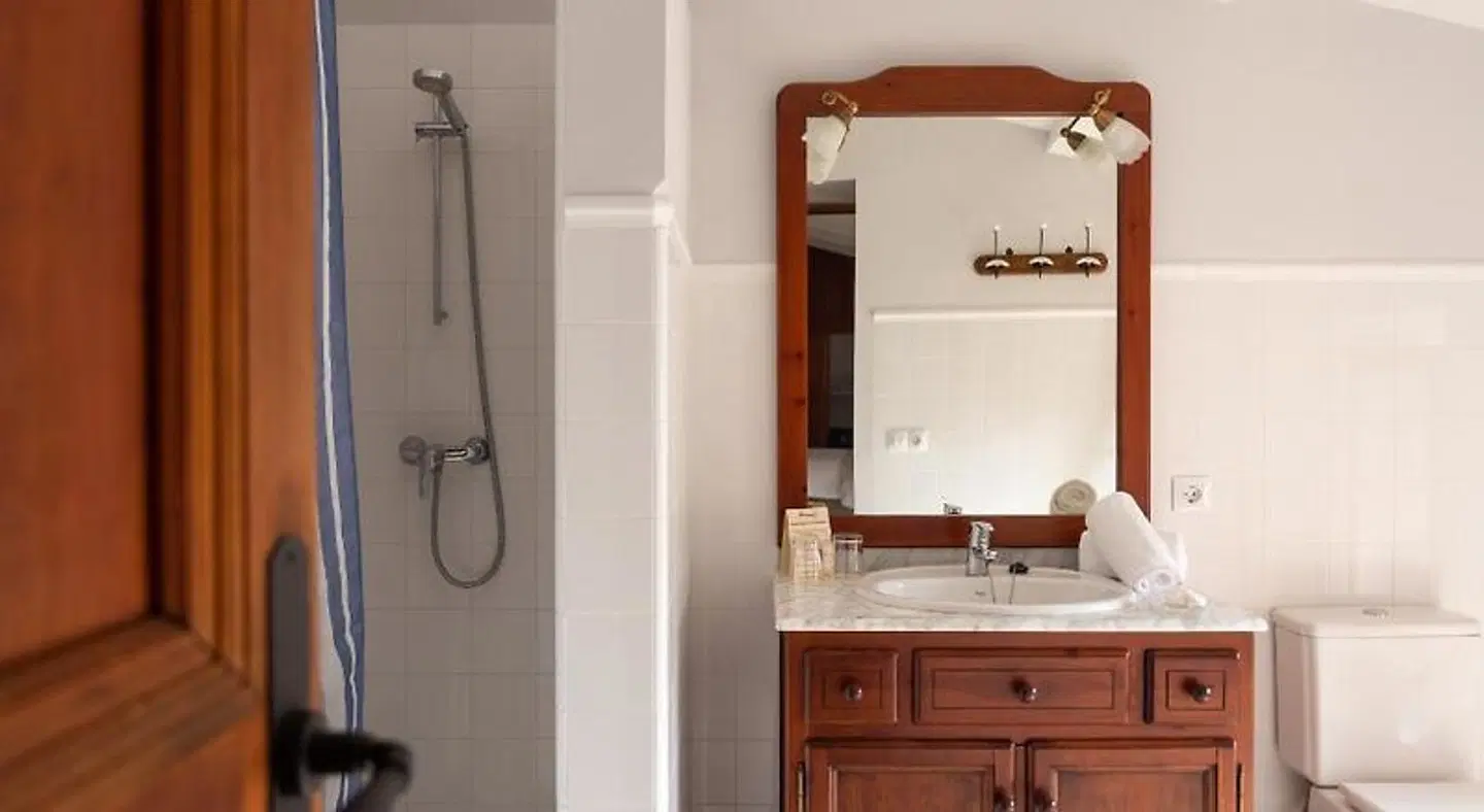 Rural Cal Secretari Vell Badezimmer