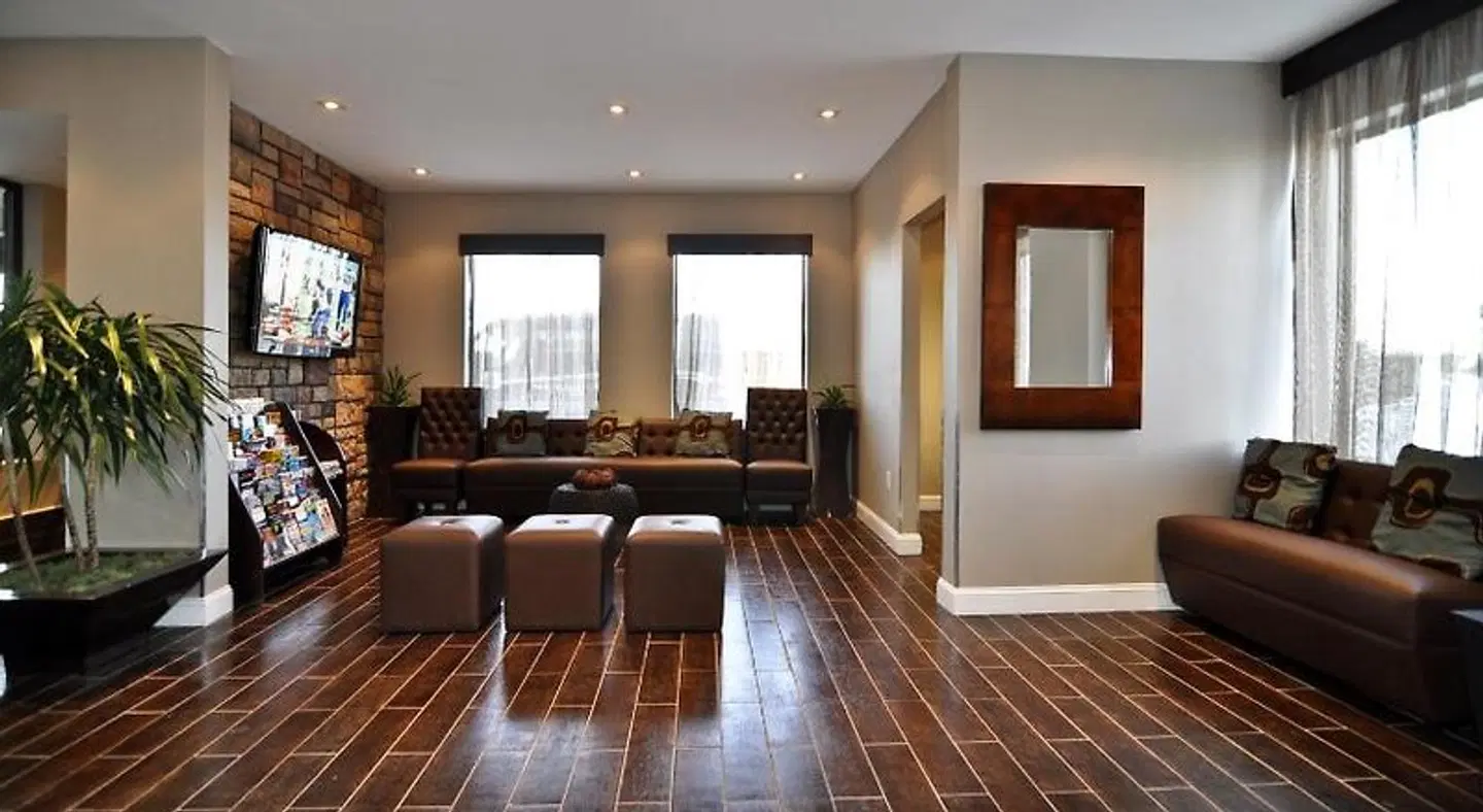 Best Western Plus Newark Airport West Bar