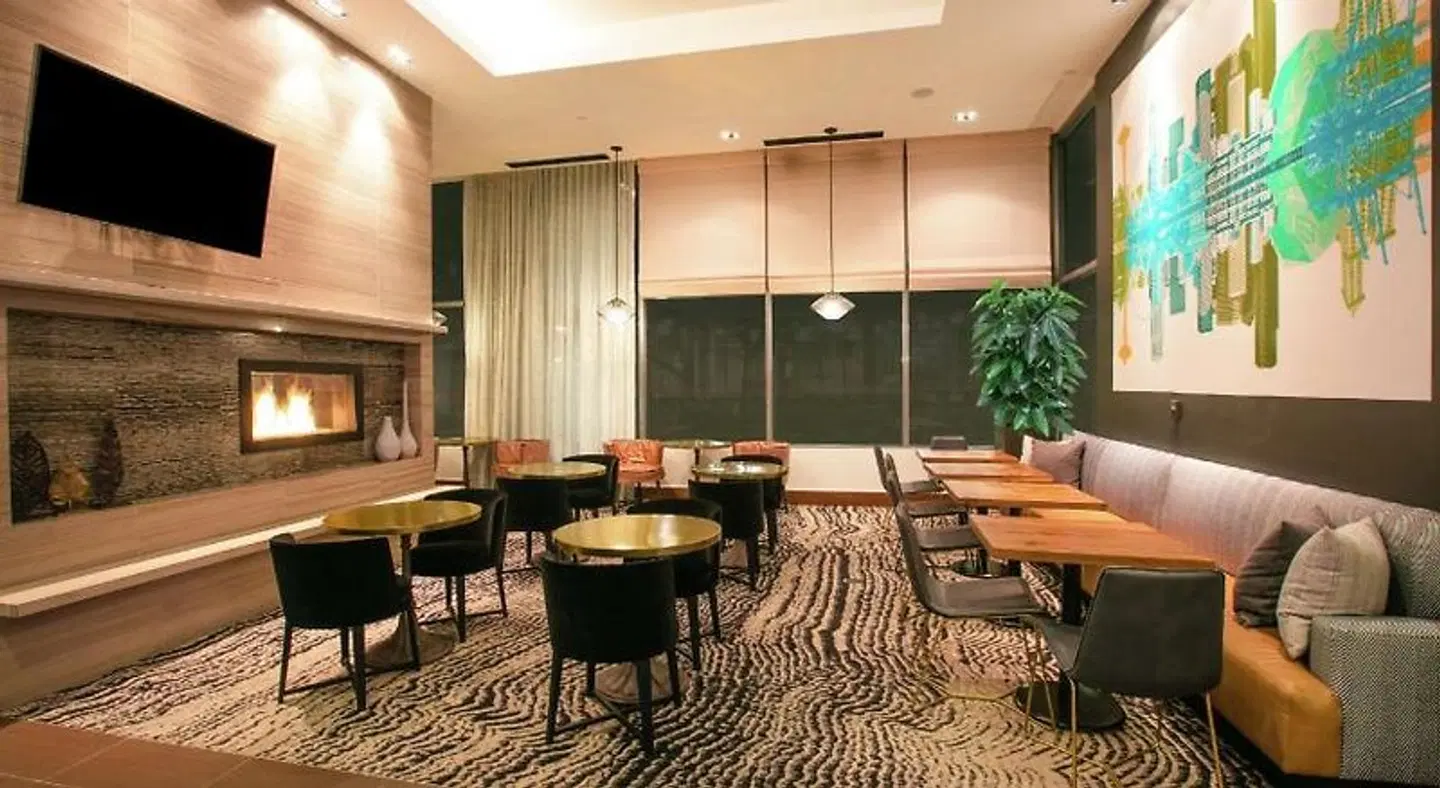 Hilton Garden Inn Seattle Downtown, WA Bar
