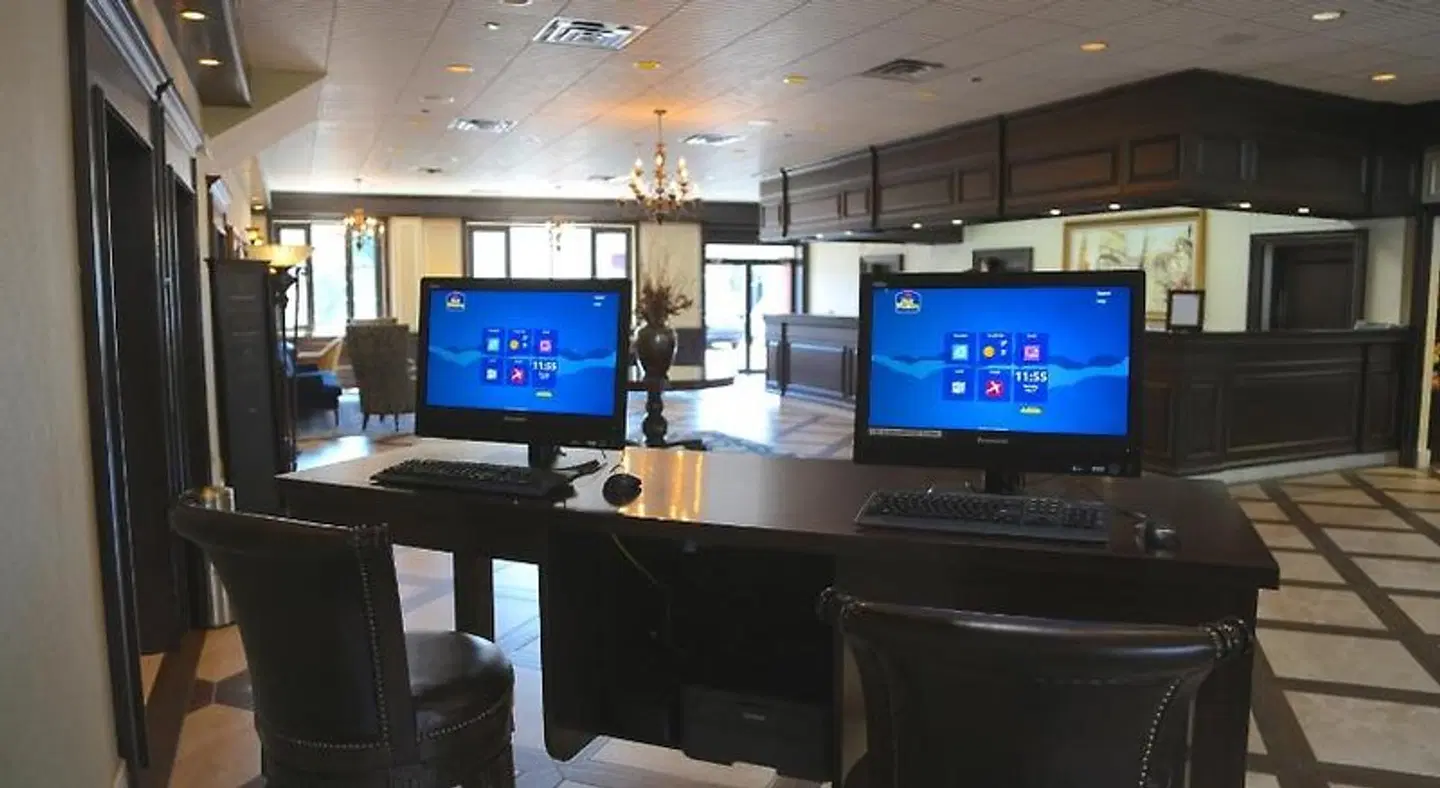 Best Western Plus Fairfield Executive Inn Bar