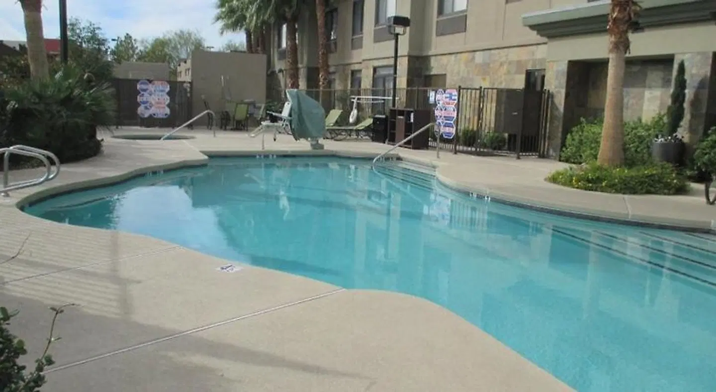 Best Western Plus Saint Rose Parkway/Las Vegas South OUTDOOR_POOL
