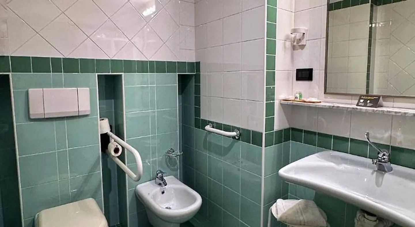 Euro Hotel Badezimmer