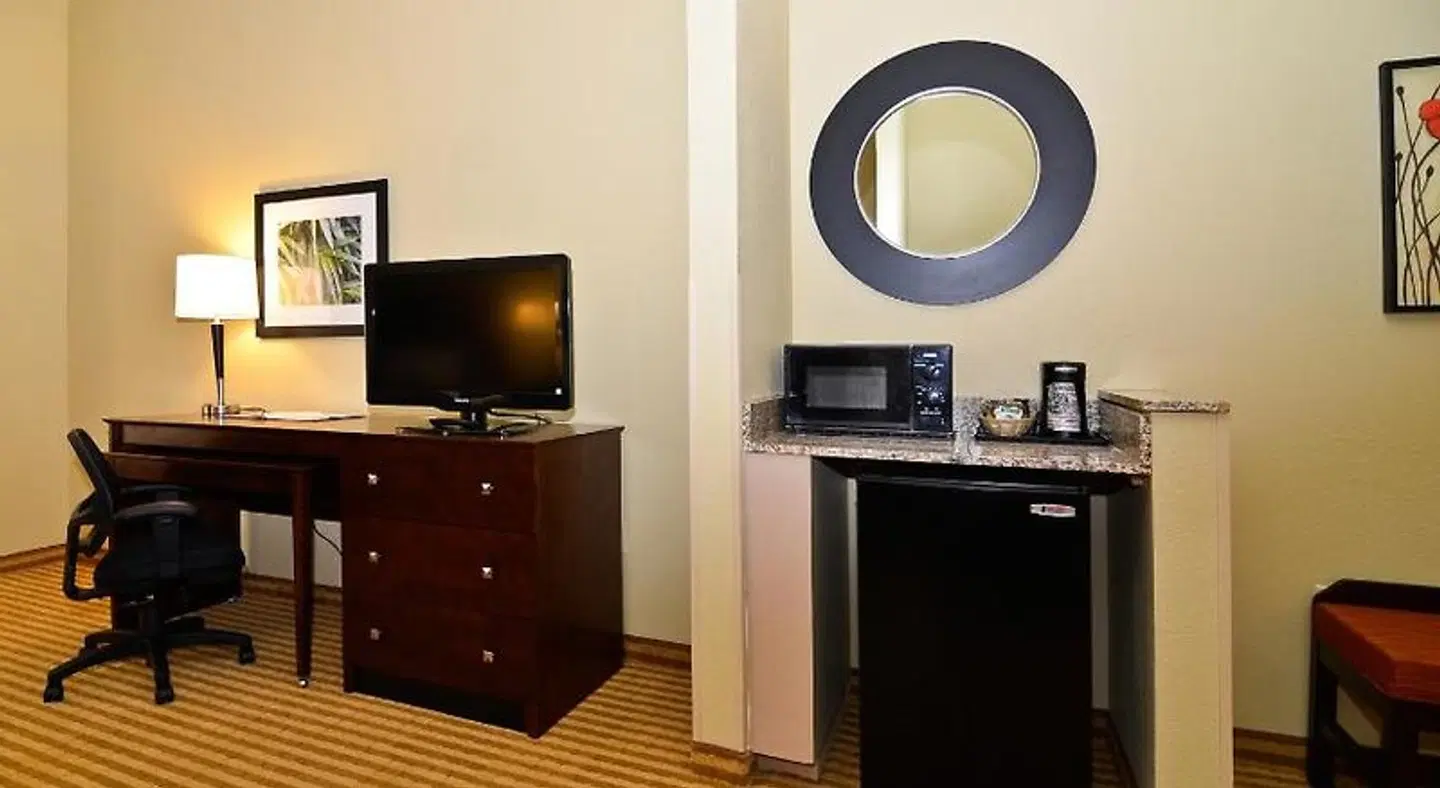 Comfort Suites Near Universal Orlando Resort ROOM_EXAMPLE