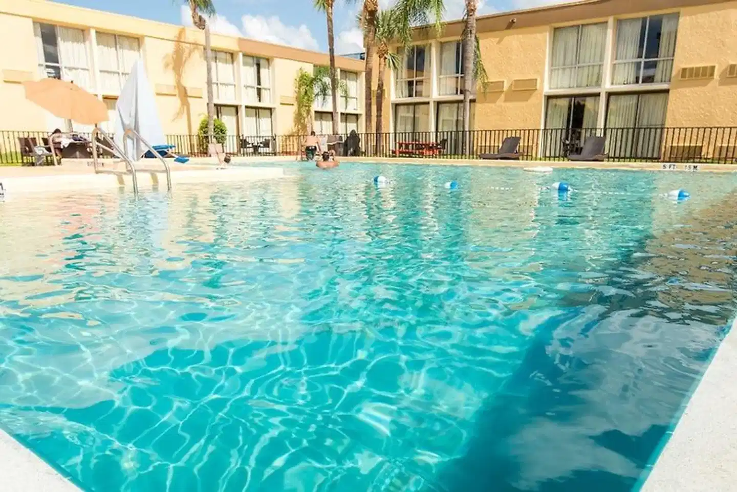 Floridian Express Pool