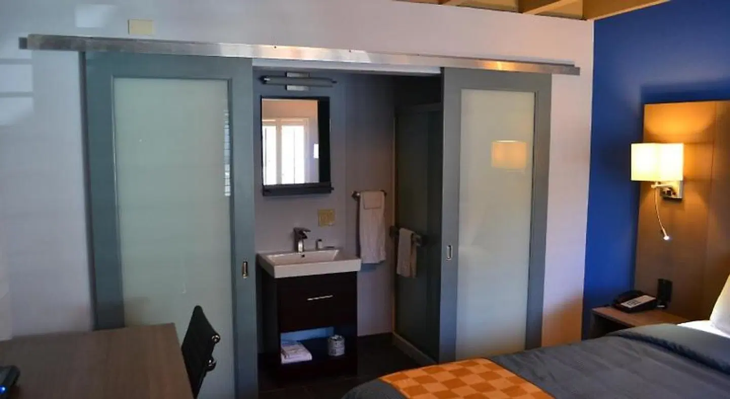 Silicon Valley Inn Hotel ROOM_EXAMPLE