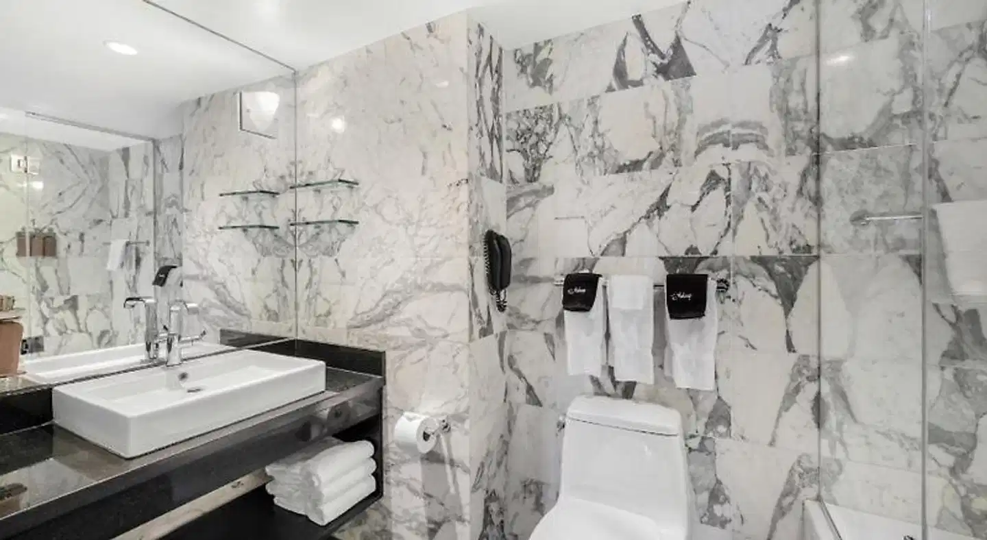 The Normandy Hotel Embassy Row Badezimmer