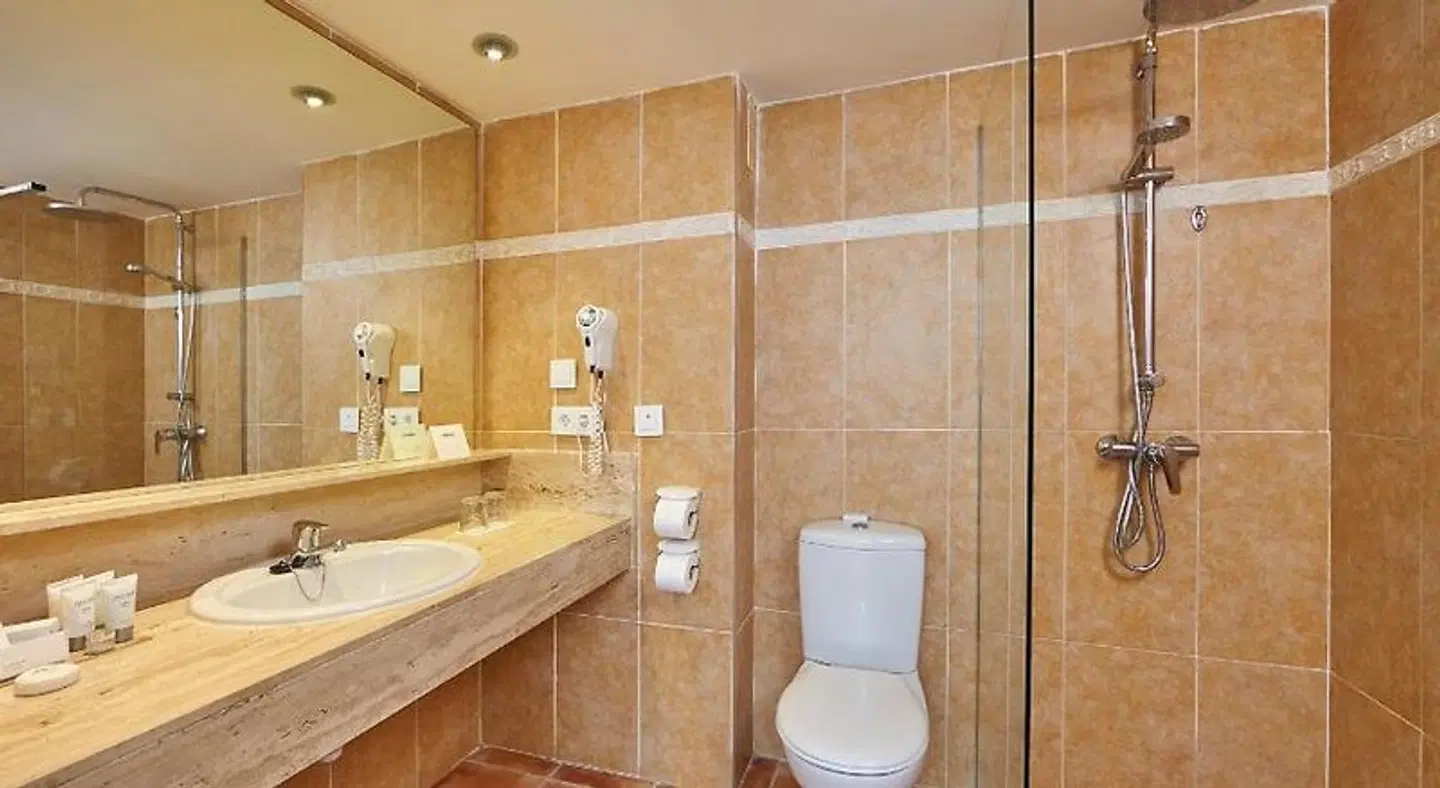 Prinsotel La Pineda Badezimmer