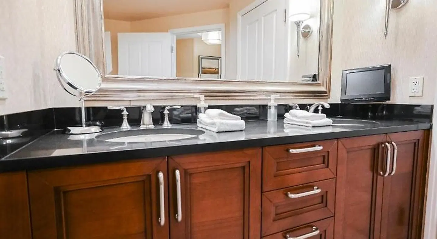 Signature Rental by Owner Direct ROOM_EXAMPLE