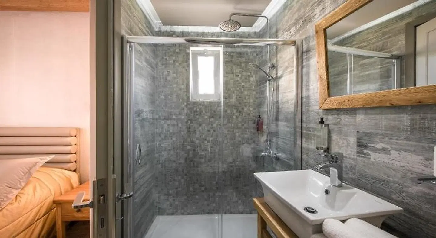 Omiros Boutique Hotel Badezimmer