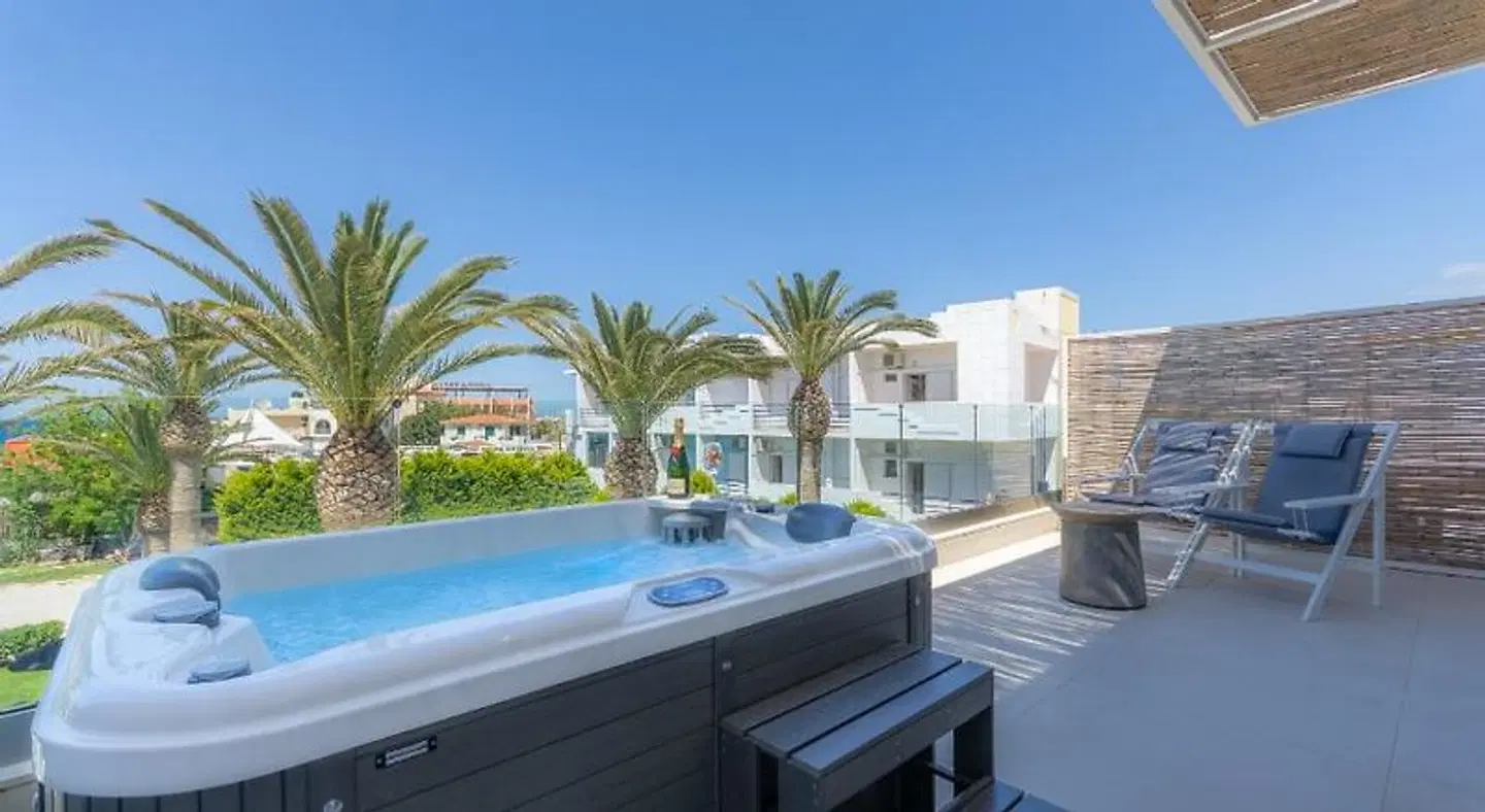 Drossia Palms Studios OUTDOOR_POOL