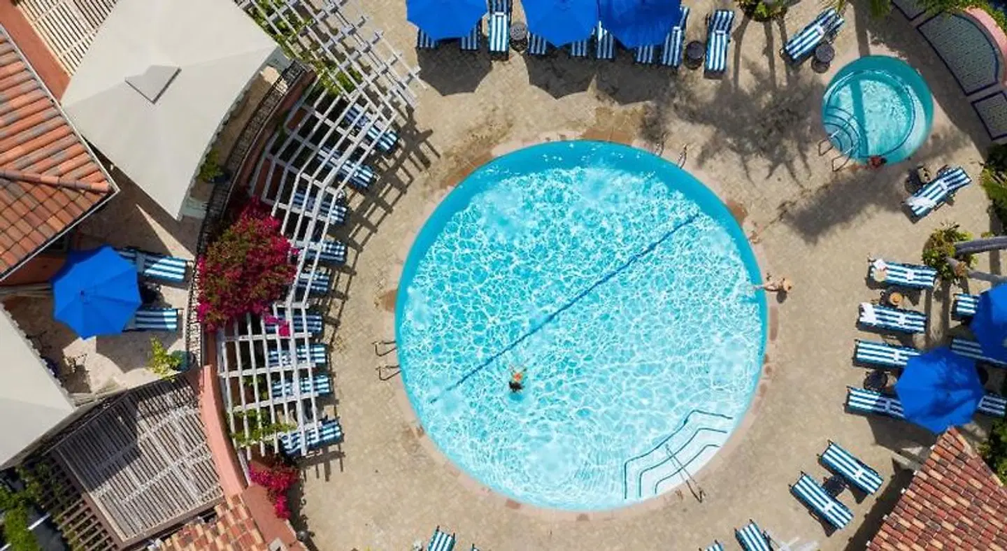 Westlake Village Inn OUTDOOR_POOL