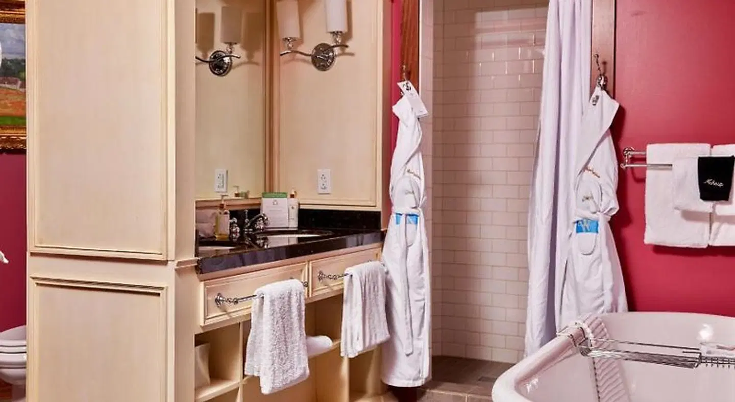 Mirbeau Inn & Spa at The Pinehills Badezimmer