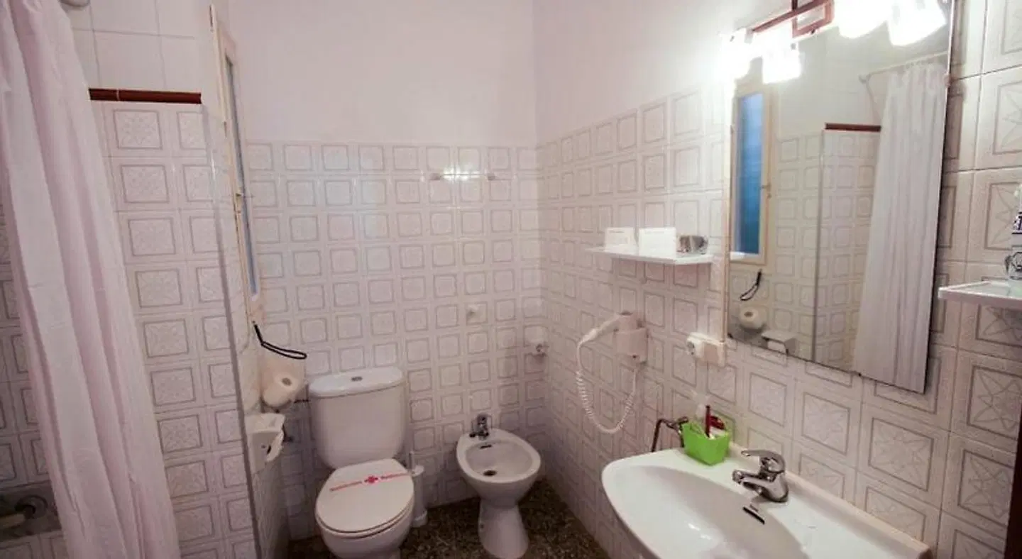S'Algaret Hostal Badezimmer