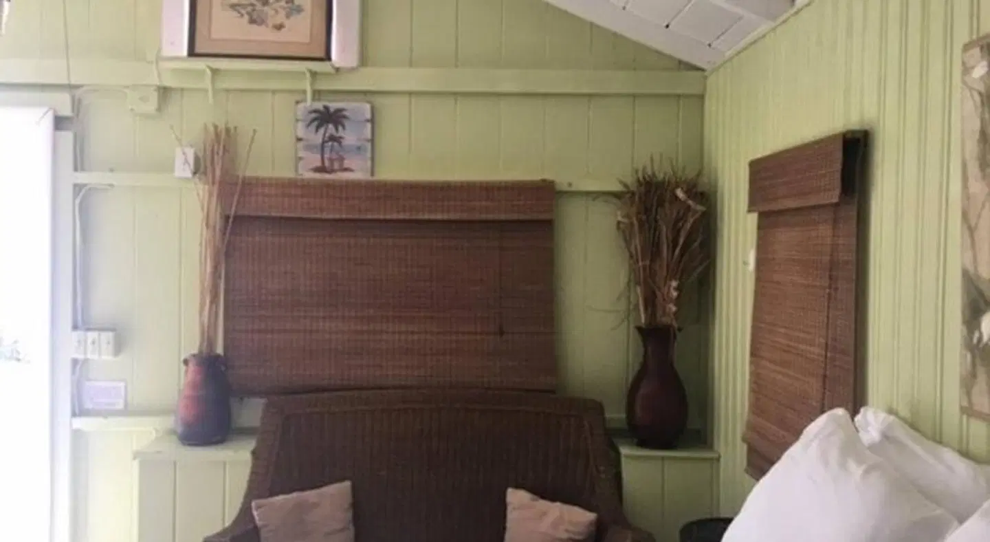 Tropical Cottages Lobby