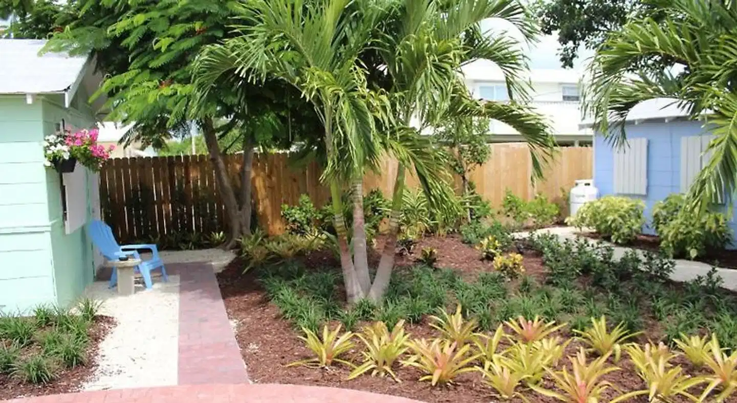 Tropical Cottages Garten