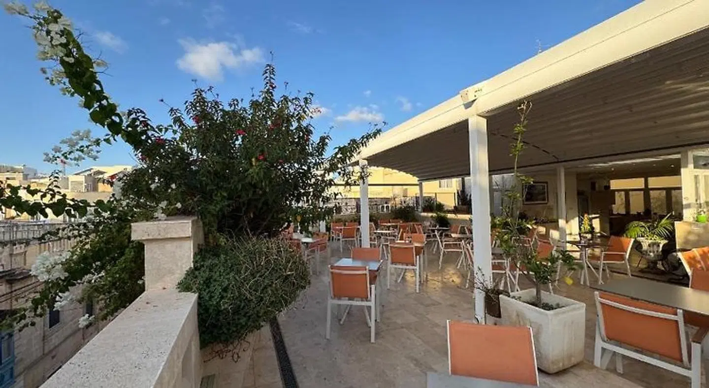 The Maltese Sun Terrasse