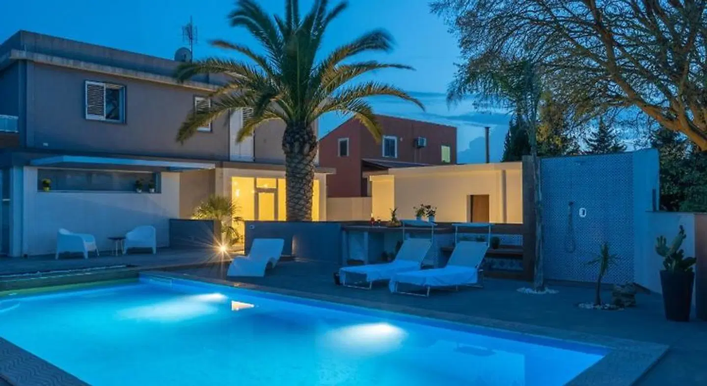 Aurienzia OUTDOOR_POOL