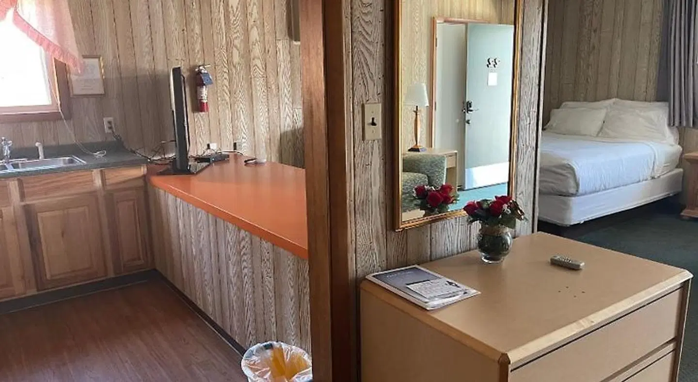Saddle & Surrey Motel ROOM_EXAMPLE