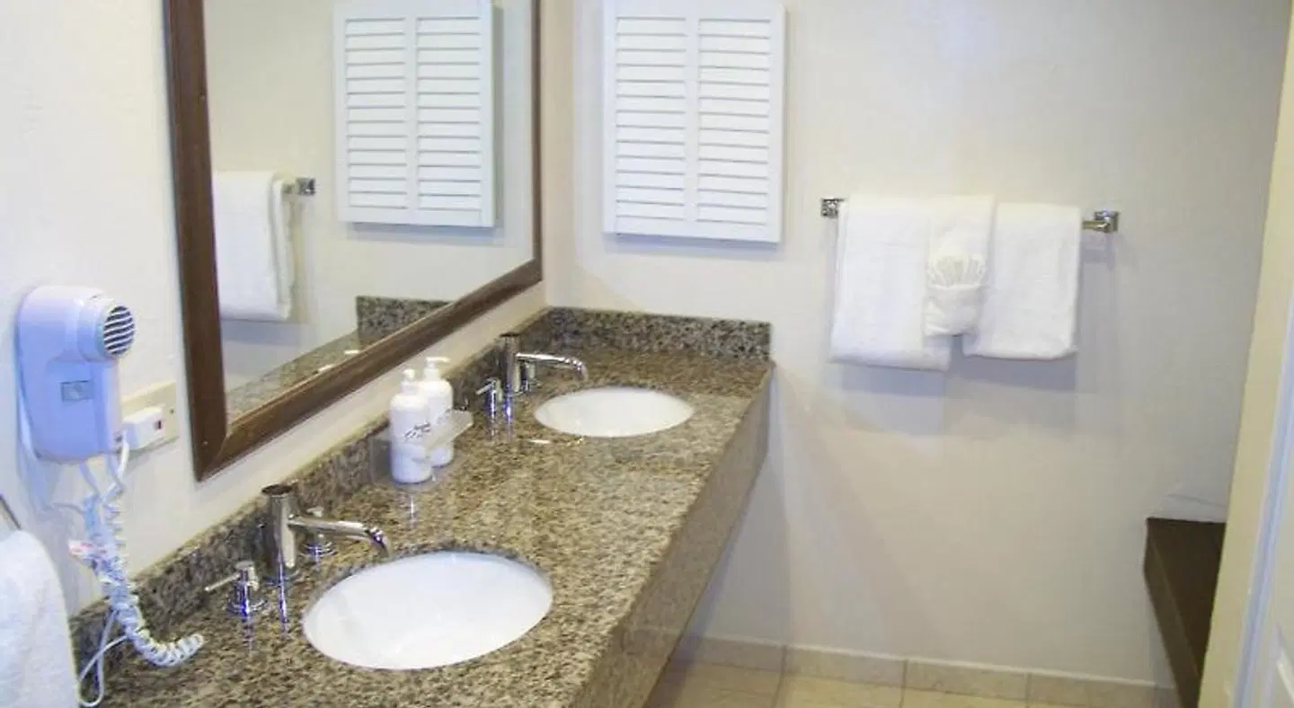 Sandstone Creek Club Condominiums Badezimmer