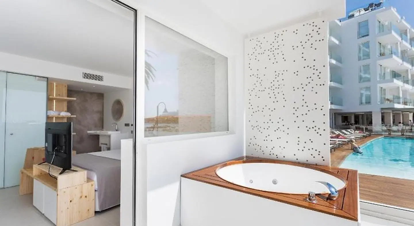 One Ibiza Beach Suites Badezimmer