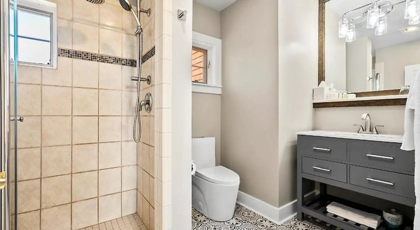 Saratoga Inn Badezimmer