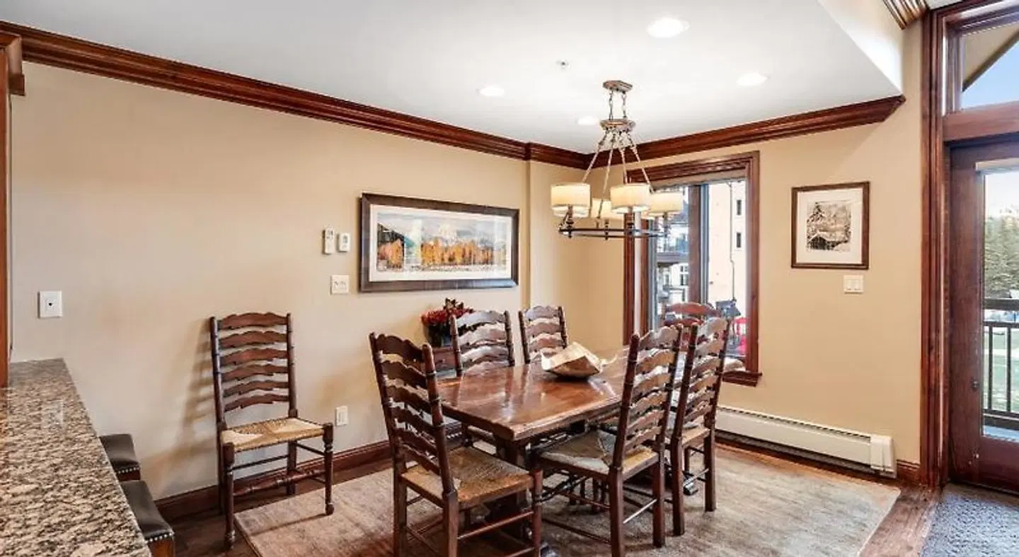 Lion Square Lodge ROOM_EXAMPLE