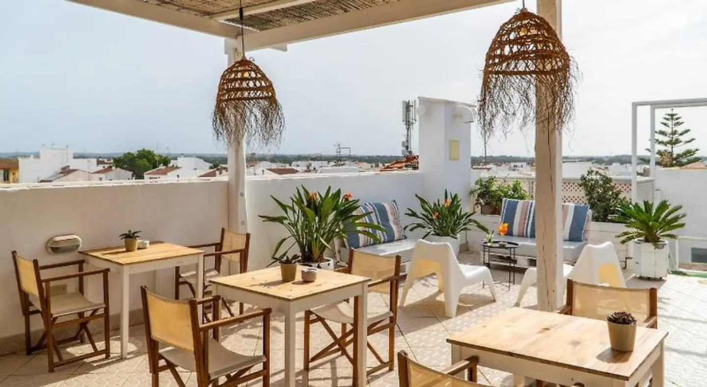Menurka Hostal Terrasse