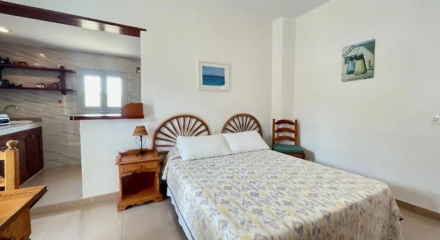 Can Granada ROOM_EXAMPLE