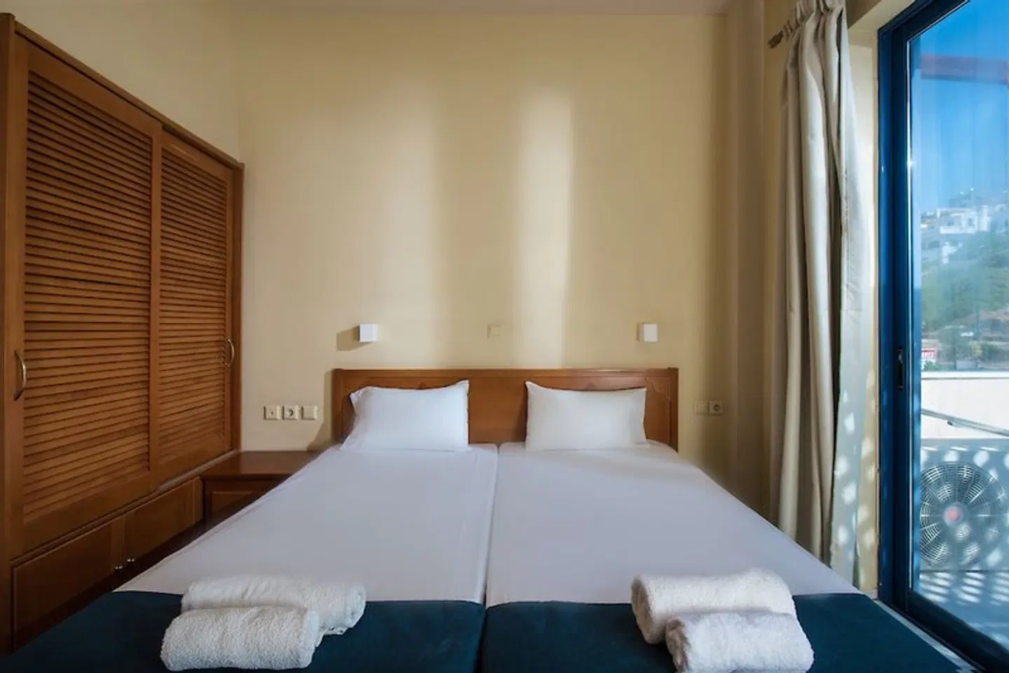 Eleni Beach ROOM_EXAMPLE