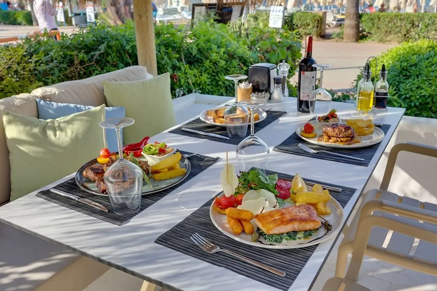 Contess by Faros Hotel Restaurant