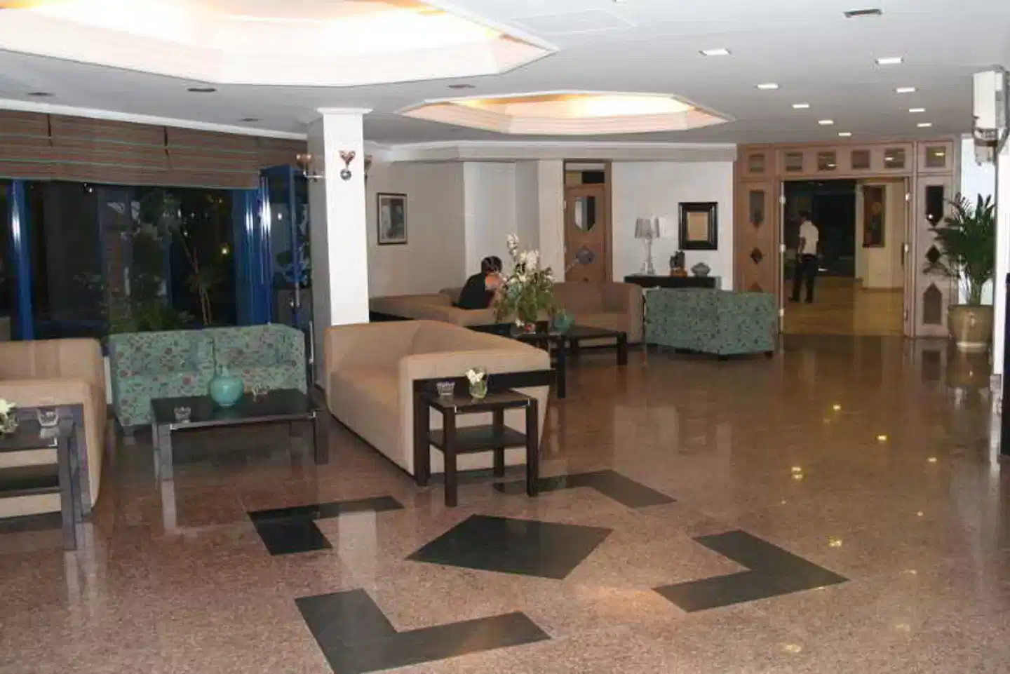 Elysee Beach Hotel Lobby