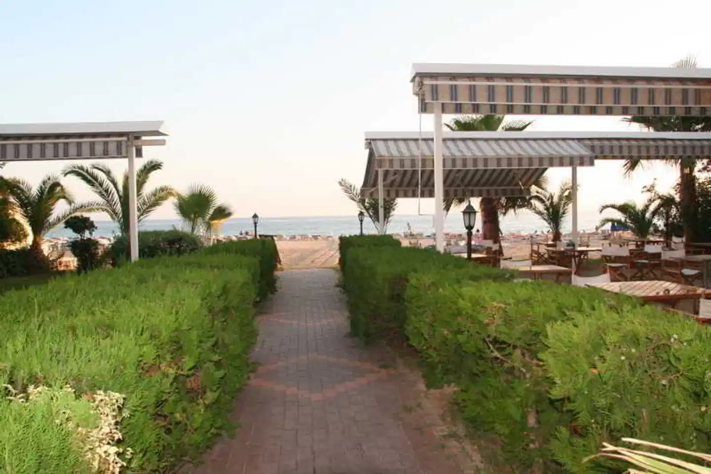 Elysee Beach Hotel Aussenansicht