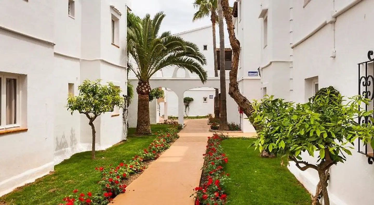 Globales Bouganvilla EXTERIOR