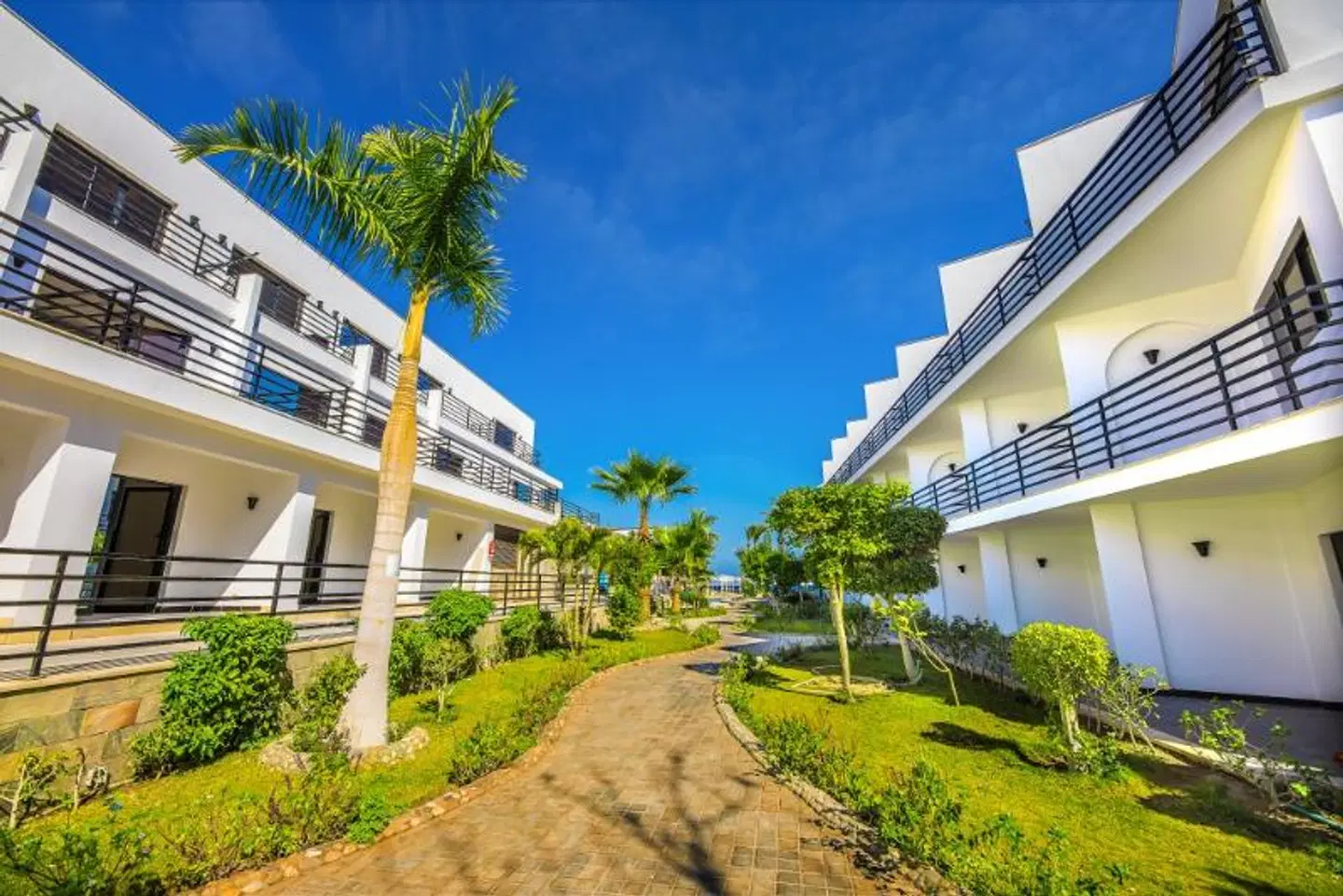 La Rosa Waves Beach Aqua Park EXTERIOR