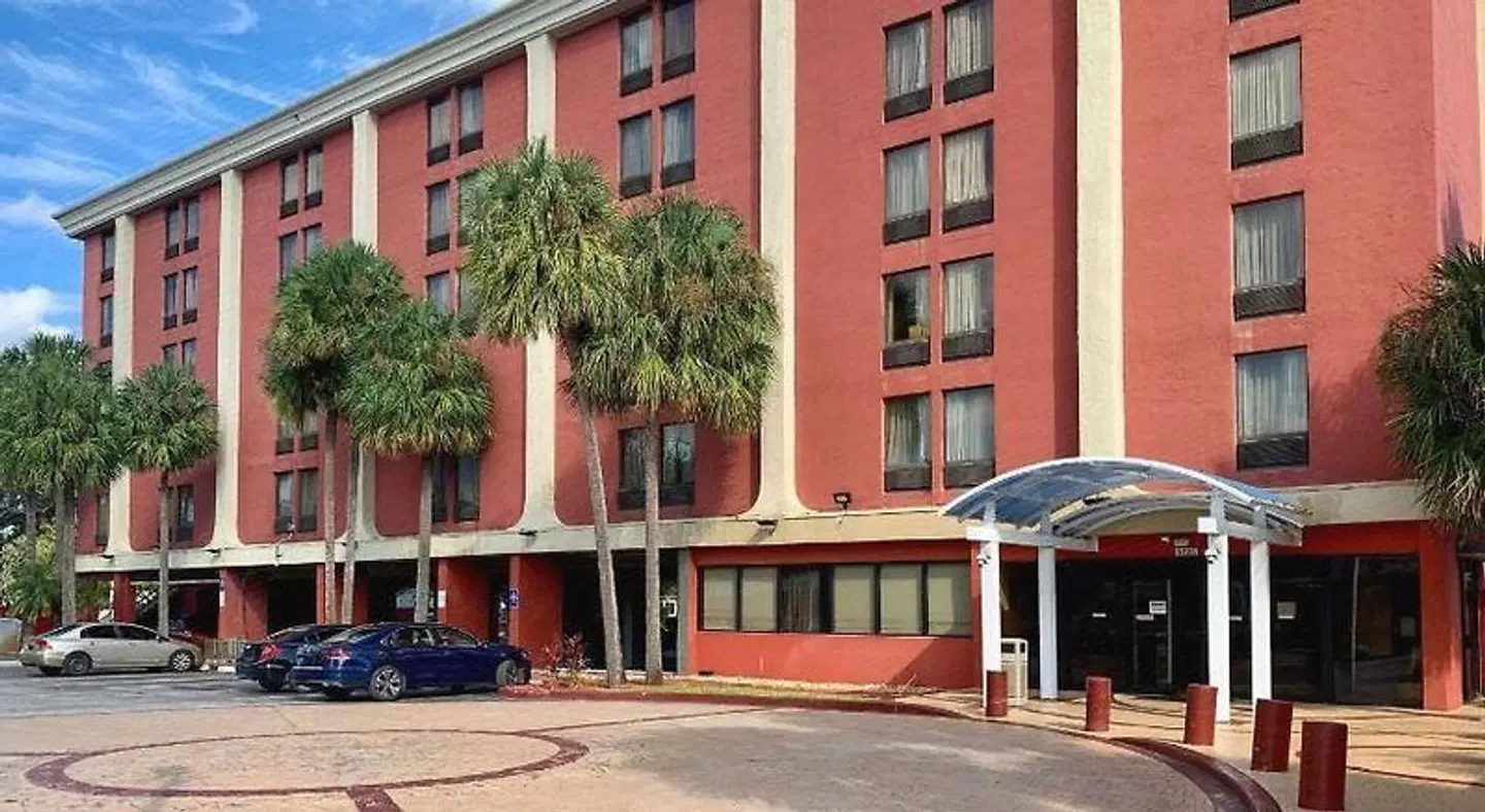 Onyx Hotel Miami Airport EXTERIOR
