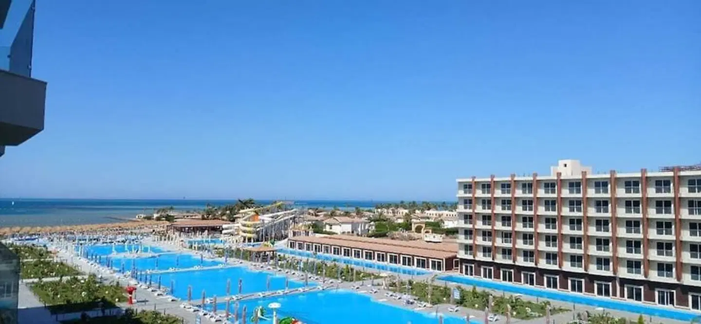 Rewaya Majestic Resort OUTDOOR_POOL