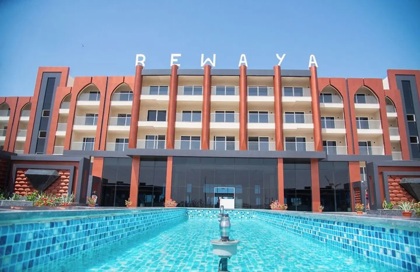 Rewaya Majestic Resort OUTDOOR_POOL