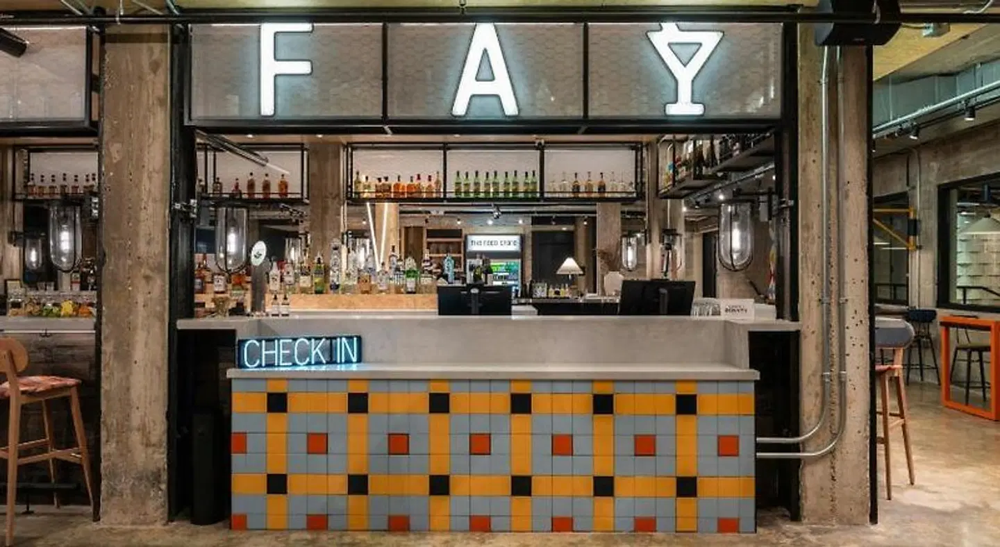 Moxy Fayetteville Bar