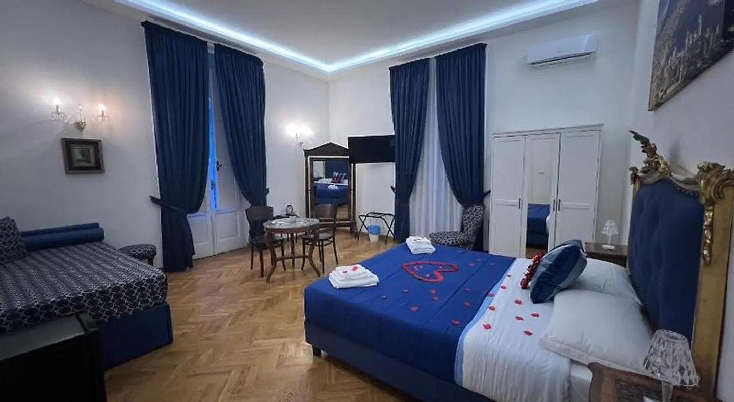 Di Palma Suite ROOM_EXAMPLE