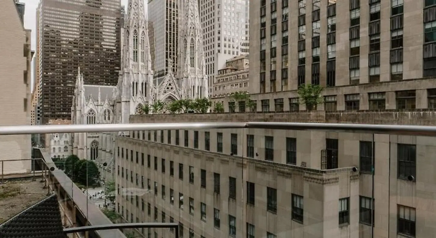 The Jewel Facing Rockefeller Center EXTERIOR